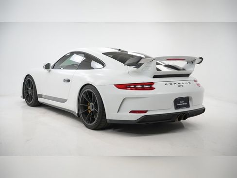 Used 2018 Porsche 911 GT3 image 3
