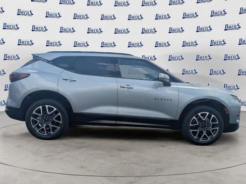 Used 2025 Chevrolet Blazer RS FWD image 2