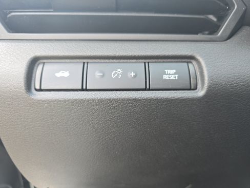 Used 2025 Nissan Altima 2.5 SV FWD image 27