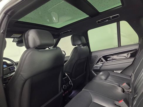 Used 2024 Land Rover Range Rover SE AWD/4WD image 24