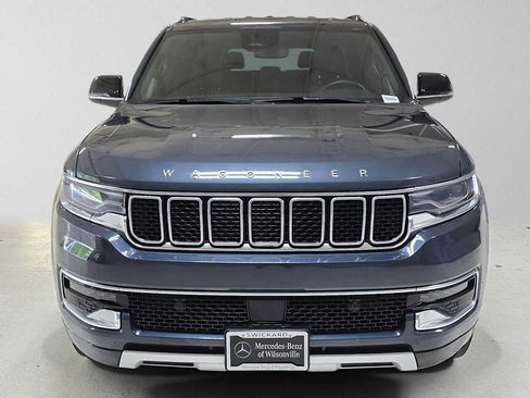 Used 2024 Jeep Wagoneer L Series II w/ Flexible Seating Group AWD/4WD image 11