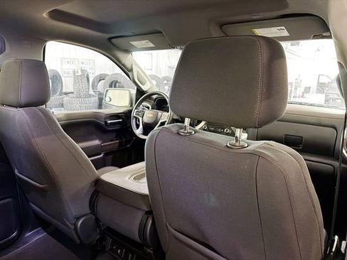 Used 2022 Chevrolet Silverado 1500 LT w/ Convenience Package II AWD/4WD image 11