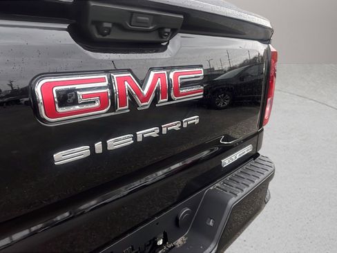 New 2026 GMC Sierra 1500 Elevation image 10