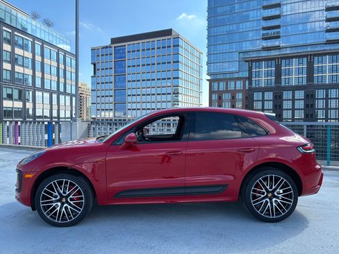 Certified 2023 Porsche Macan S image 2