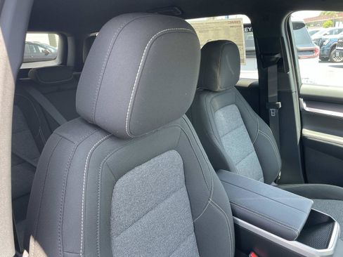 New 2026 GMC Terrain Elevation w/ Technology Package II FWD image 27