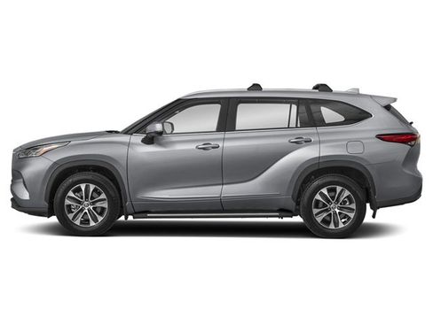 New 2026 Toyota Highlander XLE image 3