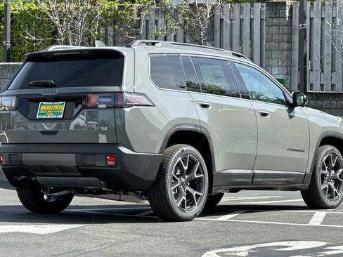 New 2026 Jeep Cherokee Overland image 4