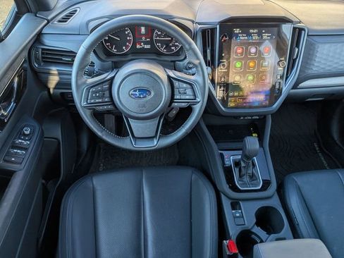 Used 2025 Subaru Forester Limited image 31