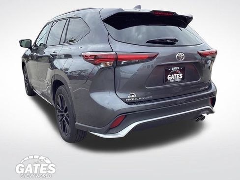 Used 2025 Toyota Highlander XSE AWD/4WD image 8