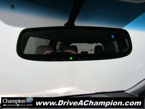 Used 2015 Toyota Sienna L image 35