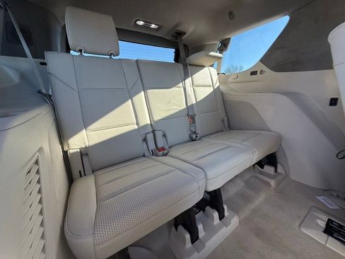 Certified 2025 Cadillac Escalade Premium Luxury Platinum w/ LPO, Floor Liner Package image 35