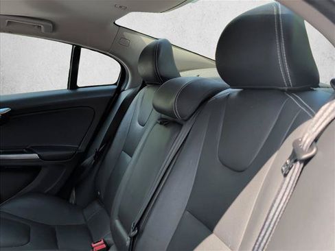 Used 2018 Volvo S60 T5 Dynamic w/ Vision Package FWD image 18