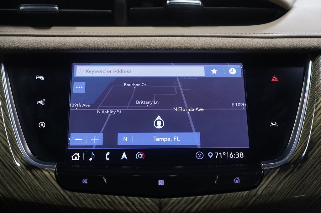 Used 2020 Cadillac XT6 Premium Luxury w/ Platinum Package FWD image 15