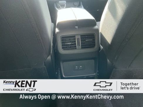 Used 2023 Nissan Rogue SV image 12