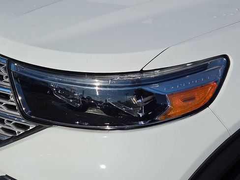 Used 2022 Ford Explorer Limited w/ Equipment Group 301A image 10