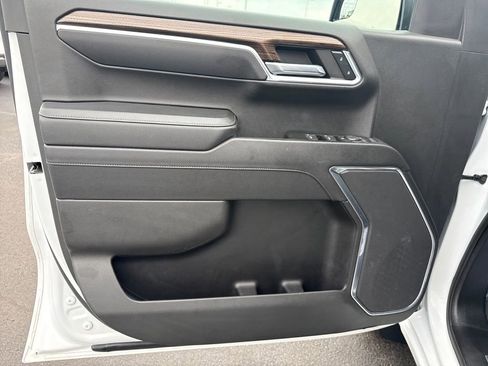 Used 2023 Chevrolet Silverado 1500 LT image 12