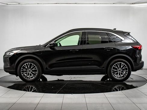 Used 2024 Ford Escape SE w/ Class II Trailer Tow Package FWD image 12