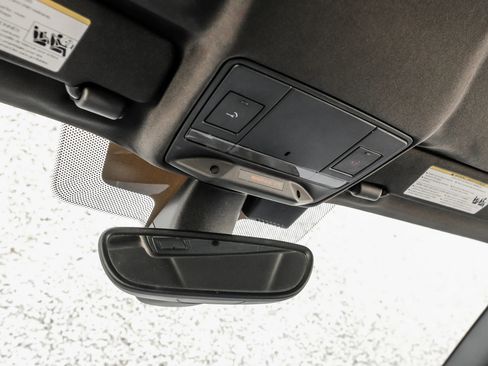 Used 2017 Jaguar F-TYPE Coupe image 27