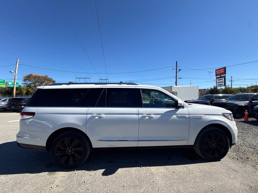 Used 2024 Lincoln Navigator L Reserve w/ Monochromatic Package AWD/4WD image 5