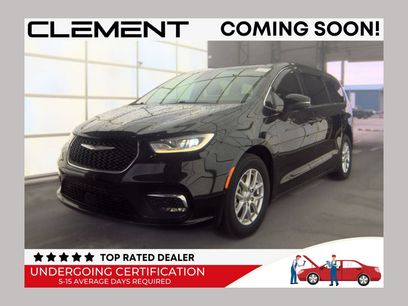 Used 2023 Chrysler Pacifica Touring-L