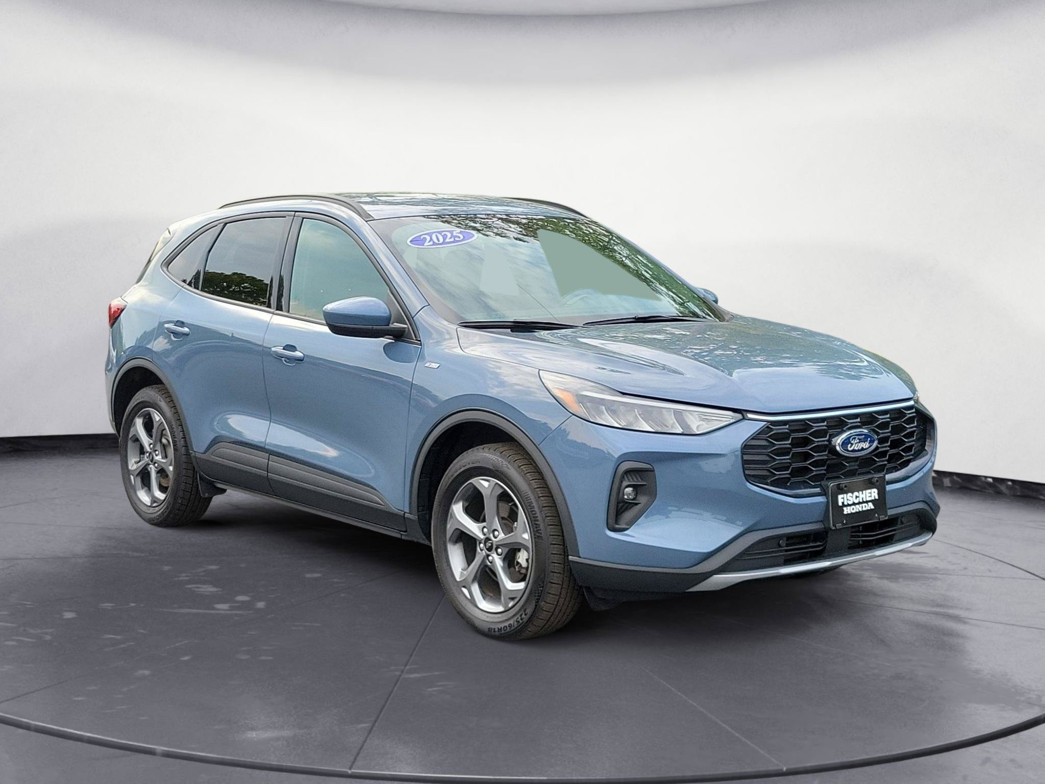Used 2025 Ford Escape ST-Line Select AWD/4WD image 2