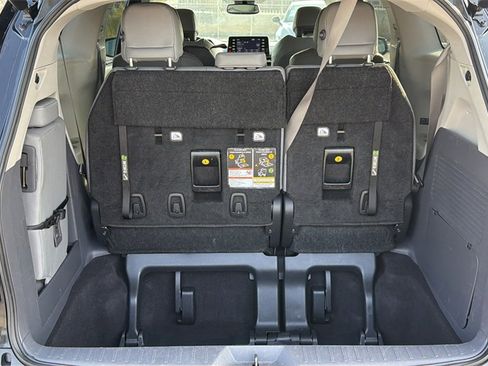 Used 2024 Toyota Sienna XLE image 40
