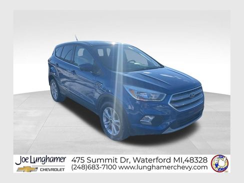 Used 2019 Ford Escape SE image 1