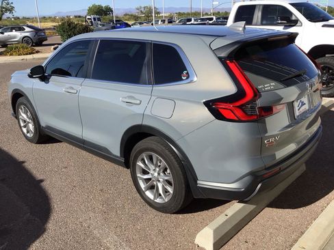 Used 2025 Honda CR-V EX-L image 3