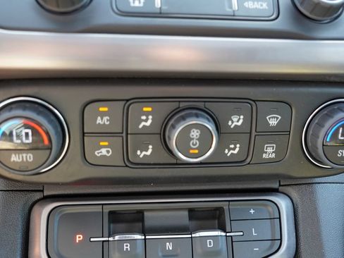 Used 2023 GMC Acadia AT4 w/ Preferred Package AWD/4WD image 30