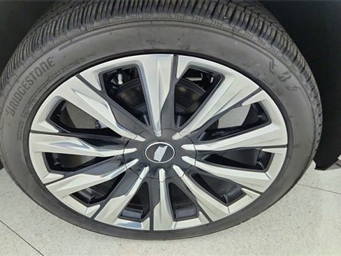 Used 2025 Cadillac Escalade ESV Premium Luxury Platinum image 62