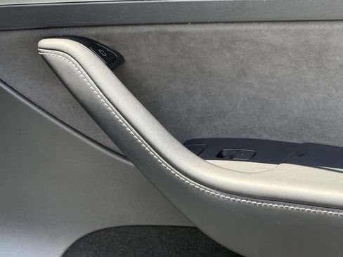 Used 2023 Tesla Model Y Long Range AWD/4WD image 8