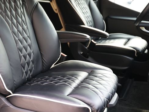 Used 2021 Mercedes-Benz Sprinter 3500 image 91