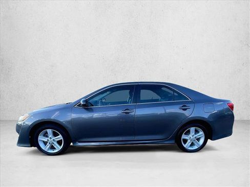 Used 2014 Toyota Camry SE image 6