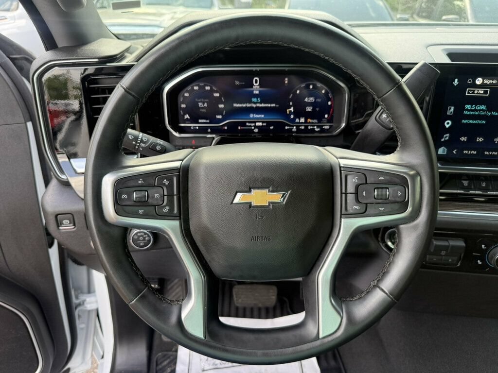 Used 2025 Chevrolet Silverado 2500 LT w/ Safety Package AWD/4WD image 5