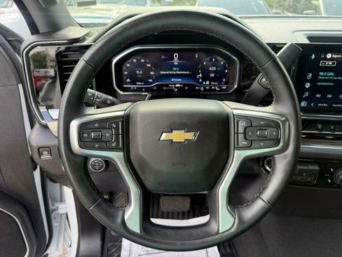 Used 2025 Chevrolet Silverado 2500 LT w/ Safety Package AWD/4WD image 5