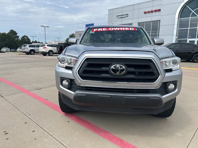 Used 2022 Toyota Tacoma SR5 RWD image 2