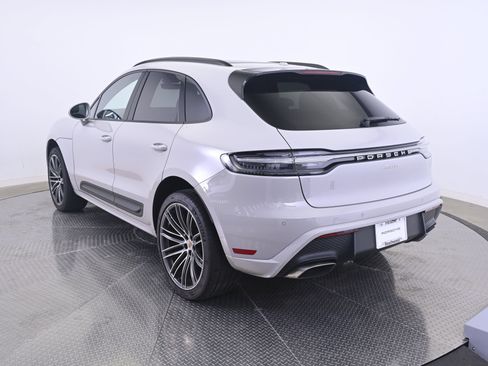 Certified 2023 Porsche Macan AWD/4WD image 3