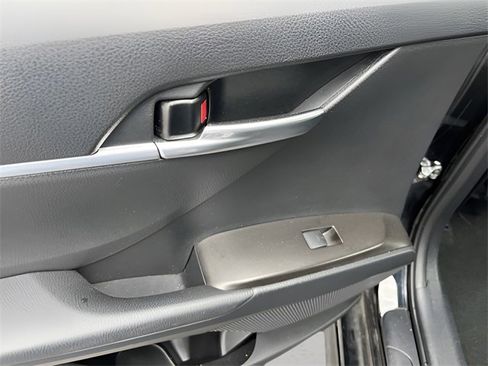 Used 2023 Toyota Camry SE image 26