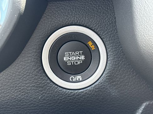 Certified 2022 RAM 1500 Big Horn image 32