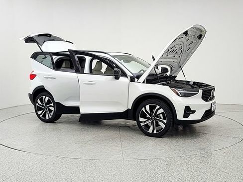 New 2026 Volvo XC40 B5 Ultra w/ Climate Package AWD/4WD image 10