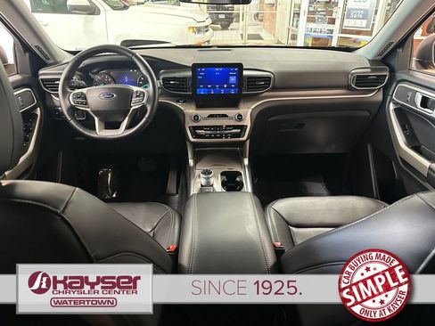 Used 2023 Ford Explorer XLT w/ Equipment Group 202A AWD/4WD image 12