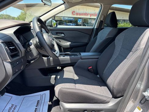 Used 2023 Nissan Rogue SV FWD image 12