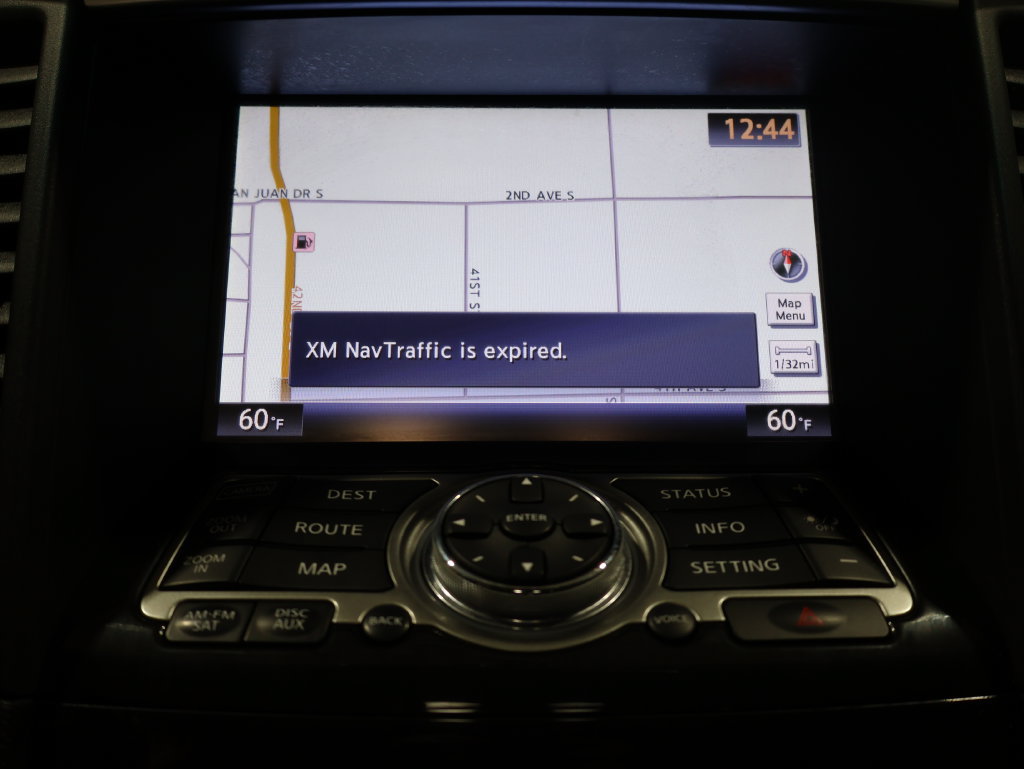 Used 2016 INFINITI QX70 AWD w/ Premium Package image 29