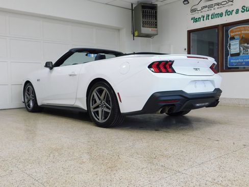 Used 2025 Ford Mustang GT Premium RWD image 14