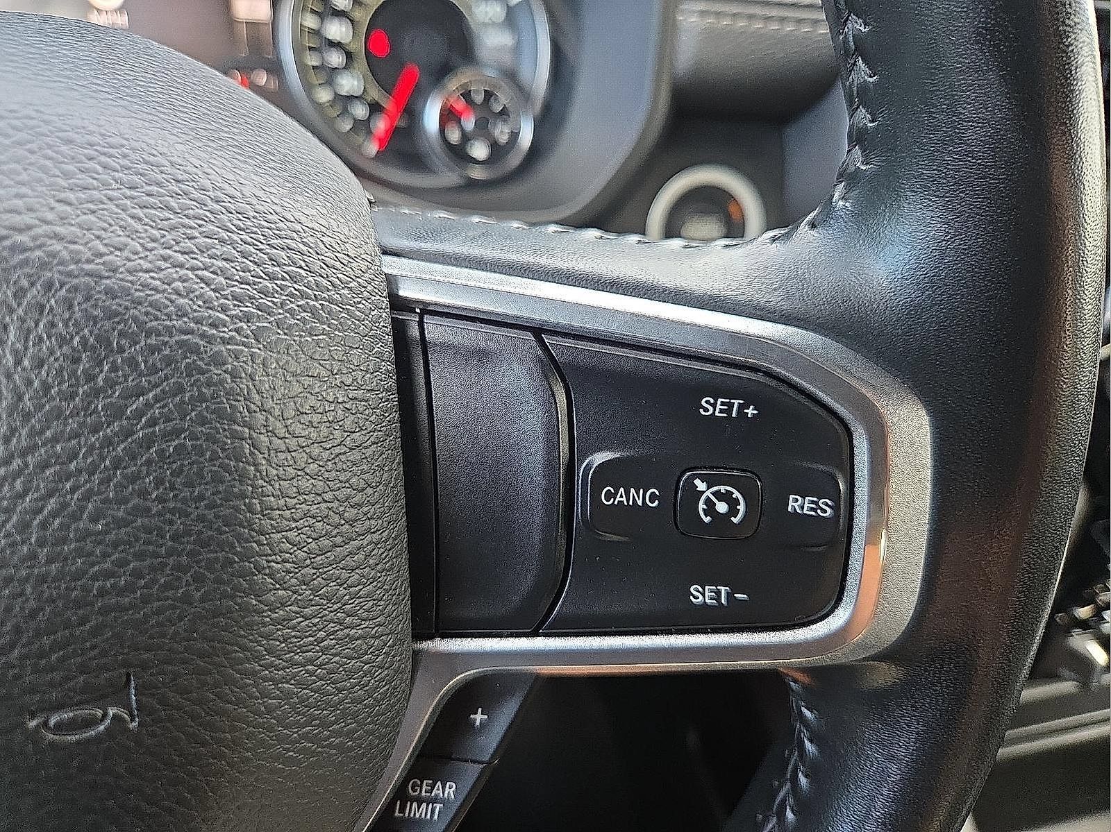Used 2023 RAM 1500 Laramie AWD/4WD image 18