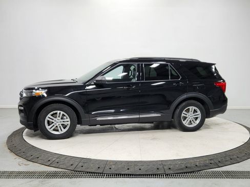 Used 2024 Ford Explorer XLT w/ Equipment Group 202A image 4