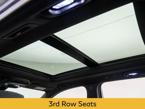 Used 2025 Cadillac XT6 Luxury image 19