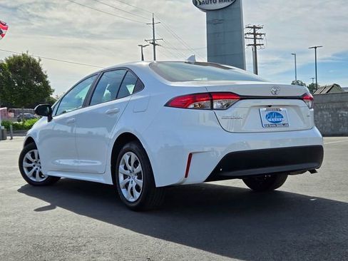 Used 2024 Toyota Corolla LE image 6