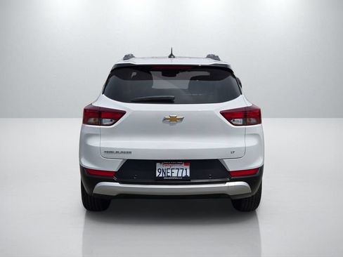 Used 2024 Chevrolet TrailBlazer LT w/ LT Cold Weather Package FWD image 5