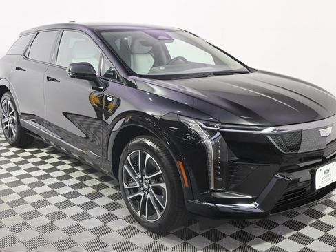 New 2025 Cadillac Optiq Sport 1 image 8